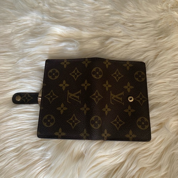Louis Vuitton Wallet - Picture 5 of 8